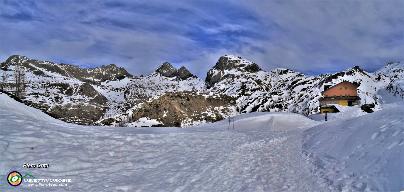 45 Vista panoramica dal Rif. Calvi.jpg